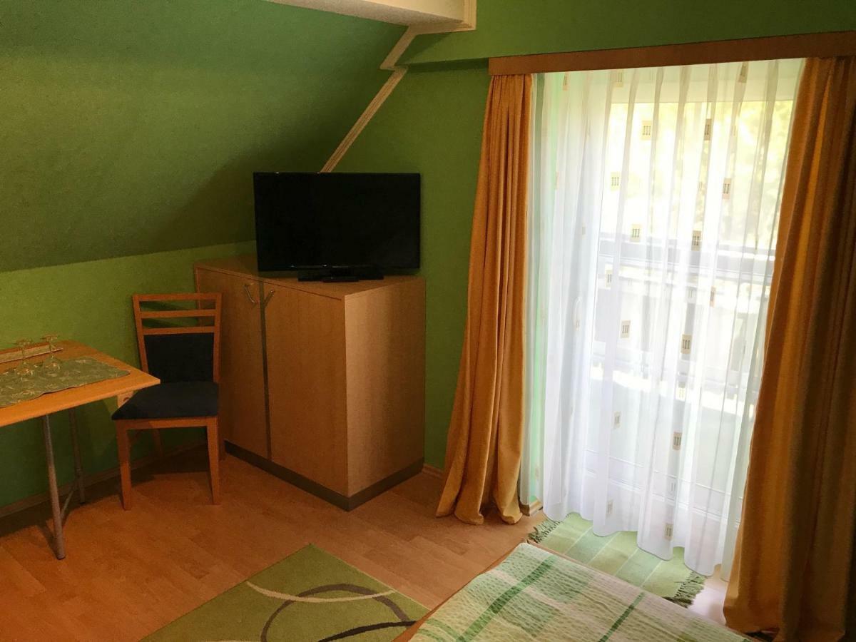 Gaestehaus Lindenhof Еннерсдорф Экстерьер фото